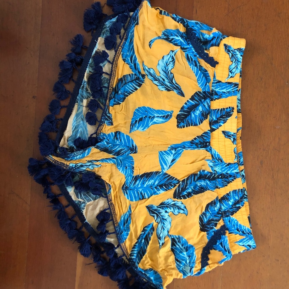 Maaji pompom shorts size M